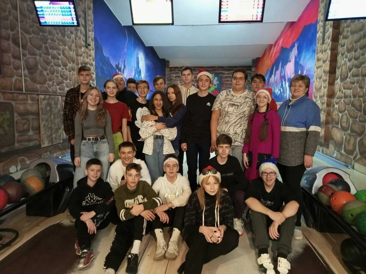 НОВЫЙ ГОД В КРУГУ ДРУЗЕЙ 🎊