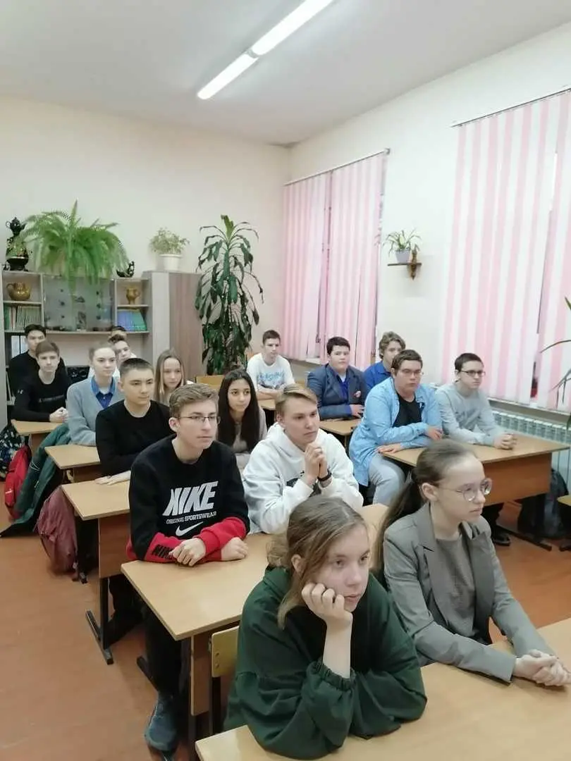 🇷🇺 ТОРЖЕСТВЕННАЯ ЛИНЕЙКА И «РАЗГОВОР О ВАЖНОМ»