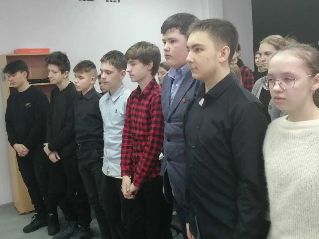 30 января, 8-е классы нашей школы приняли участие в открытом интегрированном уроке по истории "Маленькие жизни холокоста".