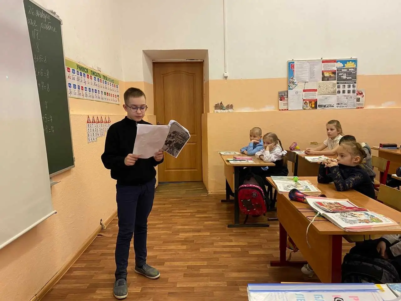 26 и 27 января учащиеся 5-го класса выступили перед ребятам из начальной школы и ученикам 6-х классов с рассказом о Блокадном Ленинграде.