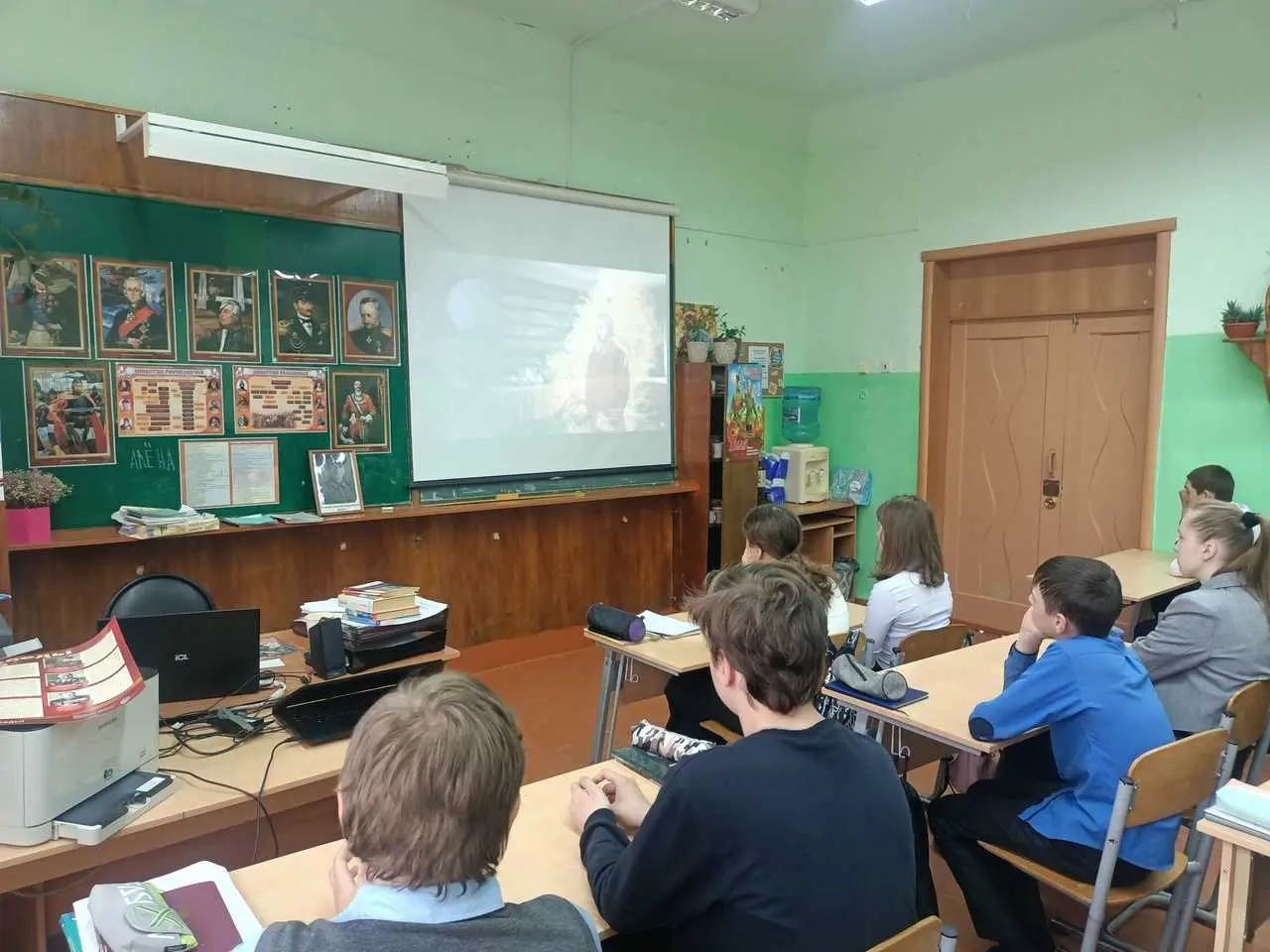 Наша школа присоединилась к проведению Дня единых действий, посвященного 550-летию возвращения из путешествия величайшего русского землепроходца, тверского купца и путешественника Афанасия Никитина.