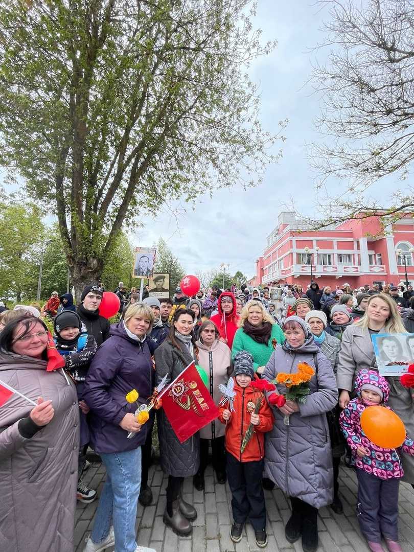 79 лет назад отзвучали последние выстрелы трагической и незабываемой ВОВ, но не заживают раны в сердцах человеческих. И в торжественные, праздничные дни Великой Победы, мы вновь и вновь возвращаемся мыслями в те суровые годы, к тем героическим дням.