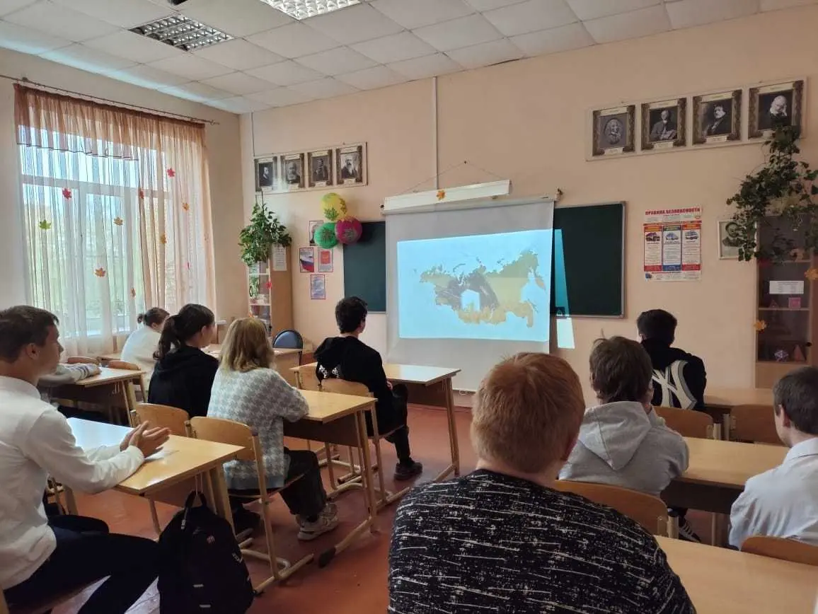 26 сентября в школе состоялось очередное занятие курса внеурочной деятельности «Россия – мои горизонты», посвященное теме «Россия аграрная: растениеводство и садоводство».