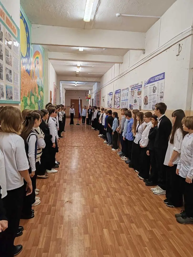 30 сентября 2024 года в нашей школе прошли уроки из цикла «Разговоры о важном». Тема занятия – «День учителя».