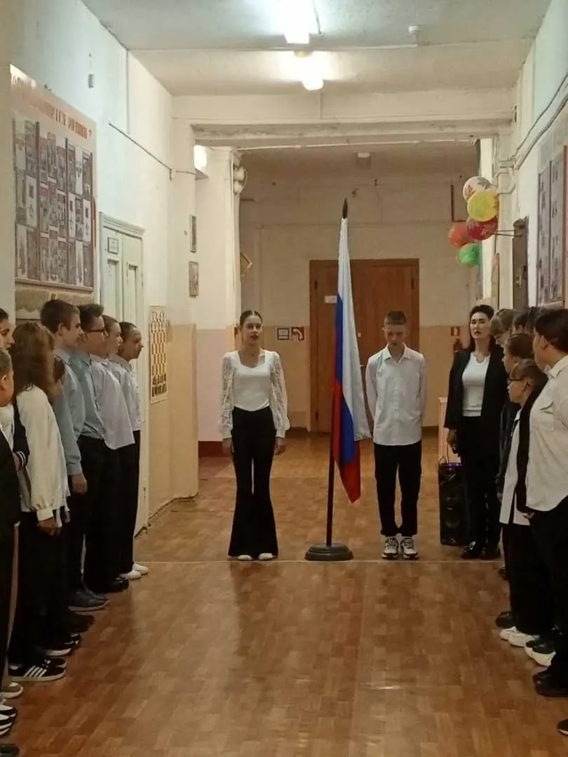 30 сентября 2024 года в нашей школе прошли уроки из цикла «Разговоры о важном». Тема занятия – «День учителя».