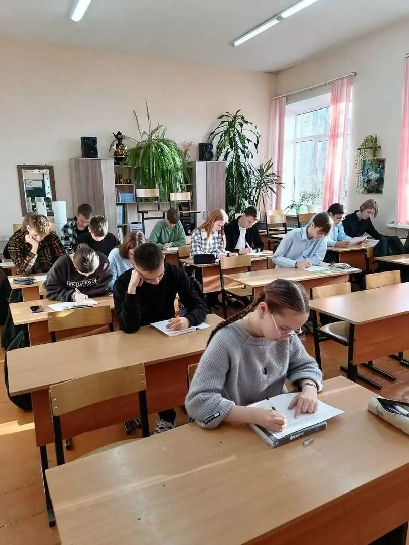 17 октября 2024 года прошло внеурочное занятие «Россия аграрная: пищевая промышленность и общественное питание» для обучающихся 6-11 классов, в рамках внеурочной деятельности профессионального минимума «Россия – мои горизонты».