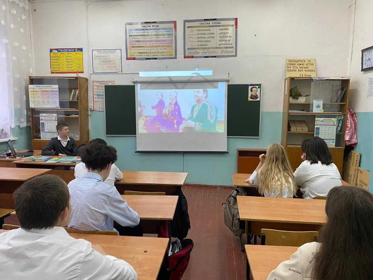 28 октября в рамках цикла внеурочной деятельности "Разговоры о важном" прошли занятия "Гостеприимная Россия ко "Дню народного единства".