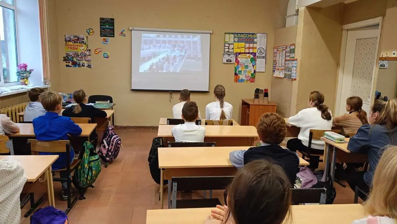 24 октября 2024 года состоялось очередное занятие курса внеурочной деятельности «Россия – мои горизонты» по теме «Россия здоровая: биотехнологии, экология».
