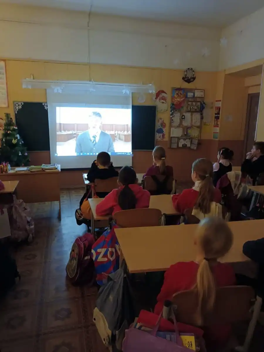 16 декабря в школе прошли внеурочные занятия из цикла «Разговоры о важном», темой которых была "Как пишут законы?"