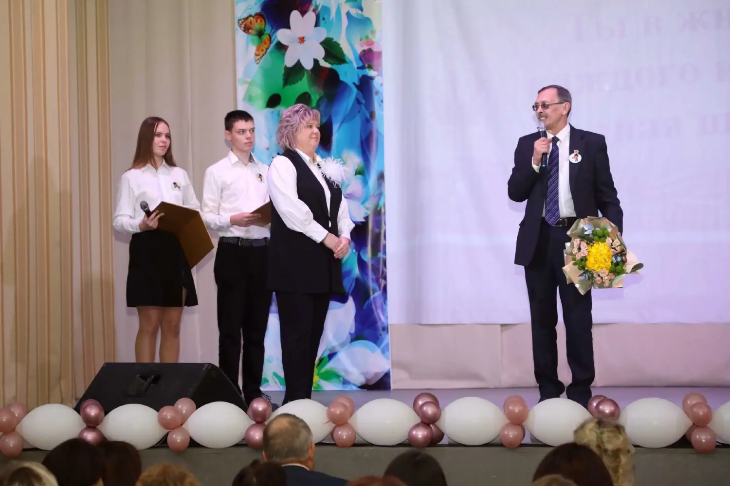 29 ноября состоялся праздничный концерт, посвящённый 85-летнему юбилею школы.