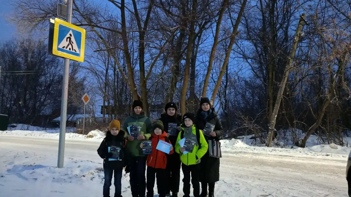 «РОДИТЕЛЬСКИЙ ПАТРУЛЬ» ПРОВЕРИЛ НАЛИЧИЕ СВЕТООТРАЖАЮЩИХ ЭЛЕМЕНТОВ У ШКОЛЬНИКОВ