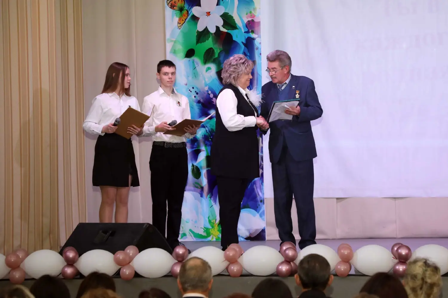 29 ноября состоялся праздничный концерт, посвящённый 85-летнему юбилею школы.